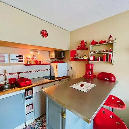 Apartment Lumineux Avec Balcon, Centre, A 200m De La Plage, Proche Commerces Et Marche - Fr-1-433-119